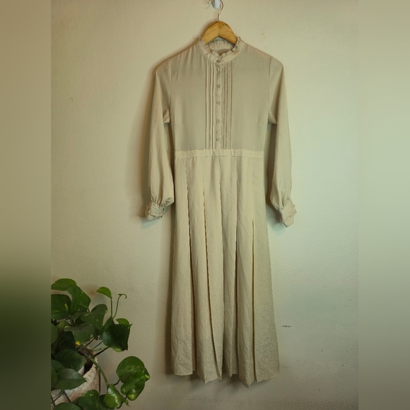 Chic Cream Long Sleeve Dress - Picture 7 of 9